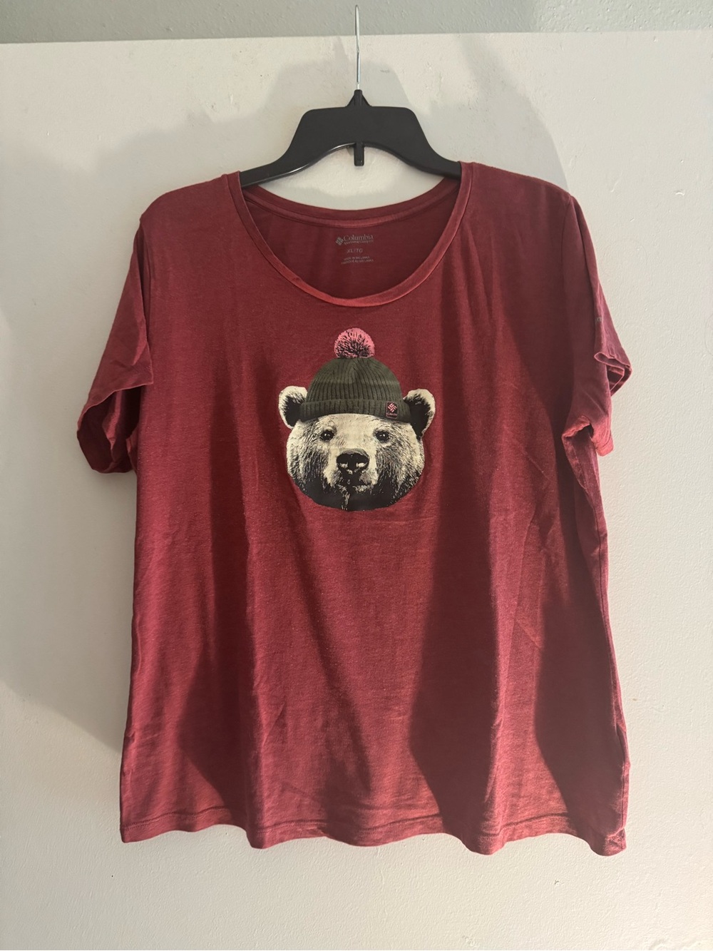 Columbia Women’s Red Short Sleeve Tee with Bear Graphic Size XL
